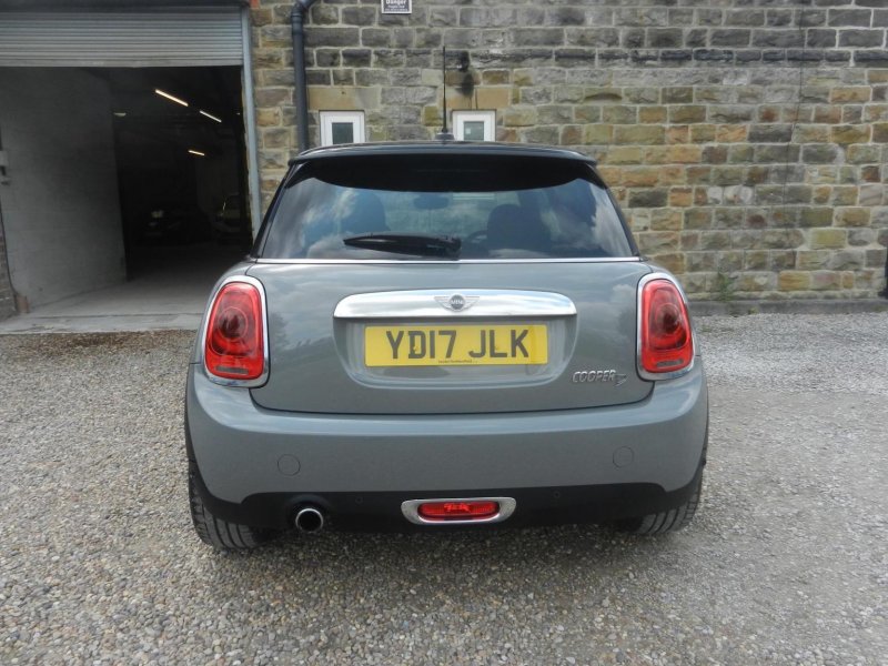 MINI HATCH