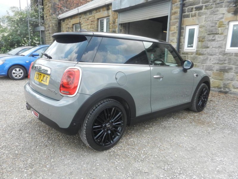 MINI HATCH