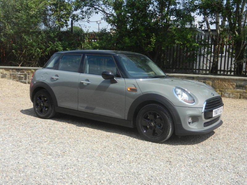 View MINI HATCH 1.5 Cooper Auto Euro 6 (s/s) 5dr