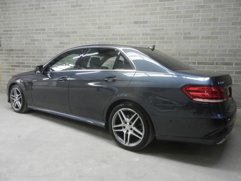 View MERCEDES-BENZ E CLASS 2.1 E250 CDI AMG Line G-Tronic+ Euro 5 (s/s) 4dr