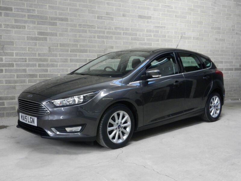 View FORD FOCUS 1.6 Titanium Powershift Euro 6 5dr