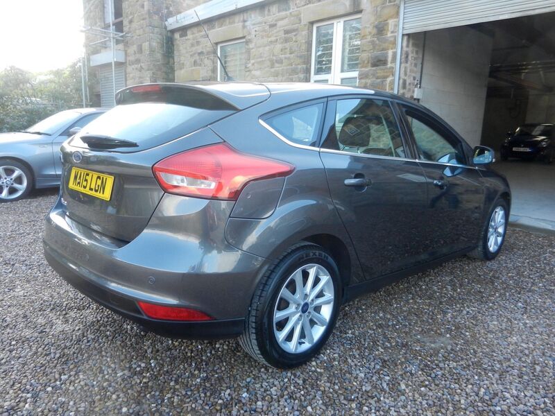 FORD FOCUS