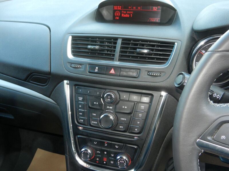 VAUXHALL MOKKA