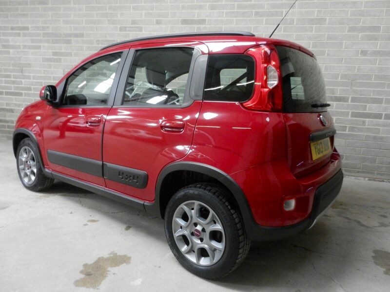 View FIAT PANDA 0.9 TwinAir 4x4 Euro 5 (s/s) 5dr