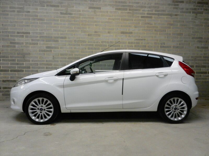 View FORD FIESTA 1.6 Titanium 5dr