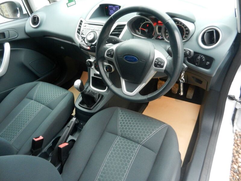 FORD FIESTA