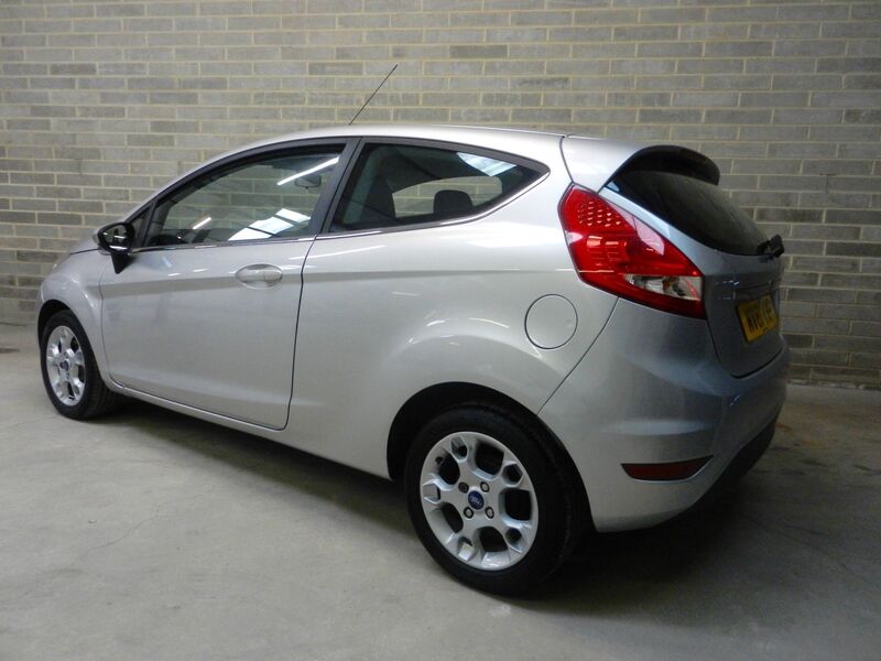 View FORD FIESTA 1.25 Zetec 3dr