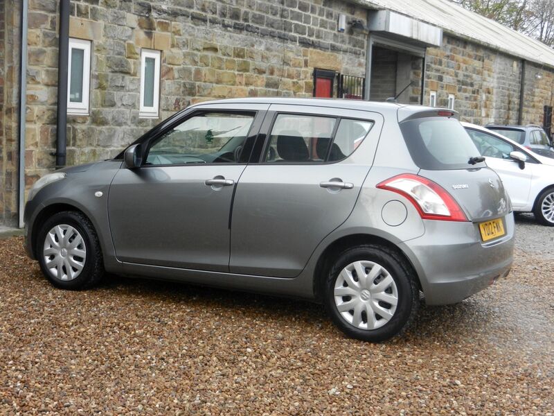 SUZUKI SWIFT