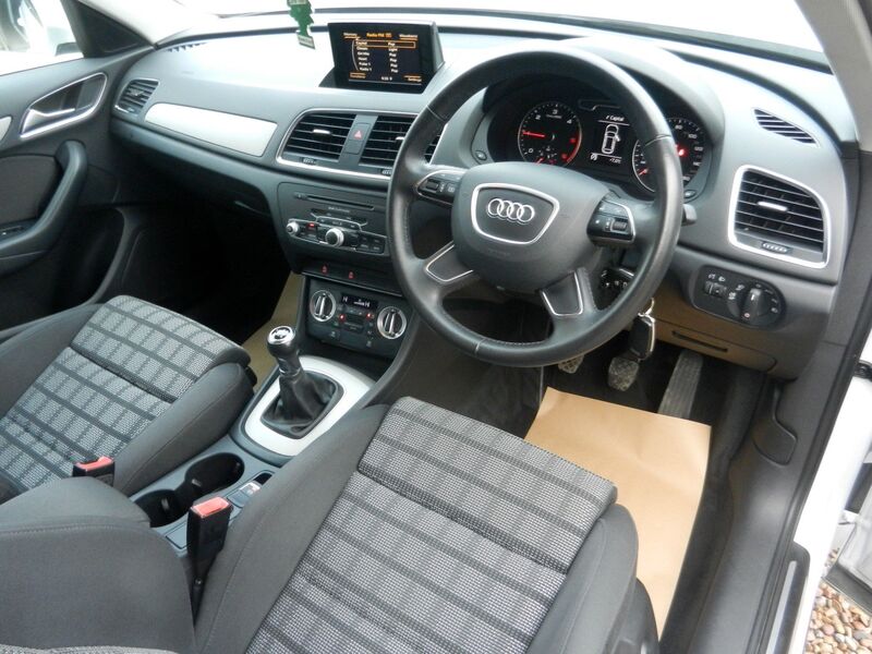 AUDI Q3