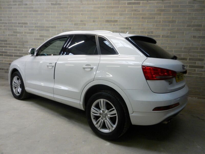 View AUDI Q3 2.0 TDI SE Euro 5 (s/s) 5dr