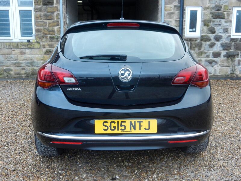 VAUXHALL ASTRA