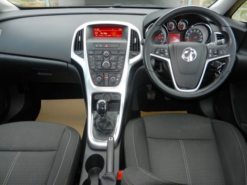 VAUXHALL ASTRA
