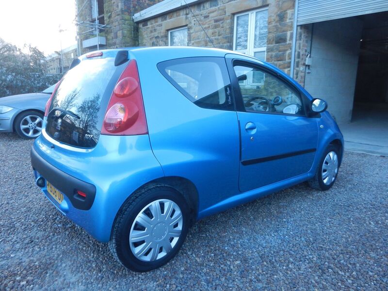 PEUGEOT 107