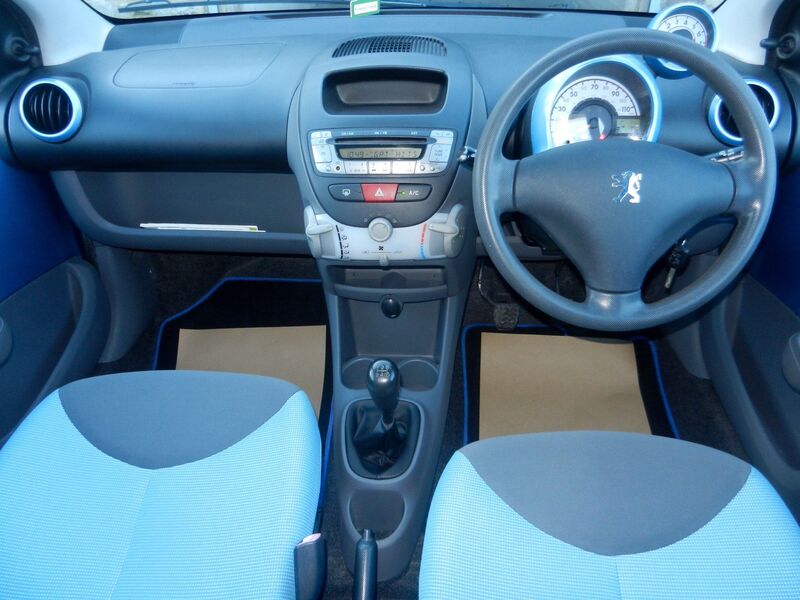 PEUGEOT 107