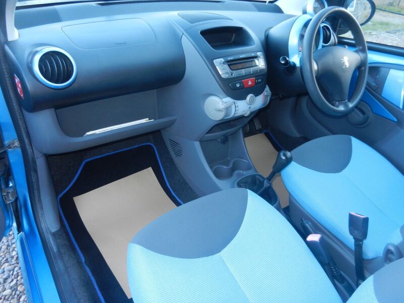 PEUGEOT 107