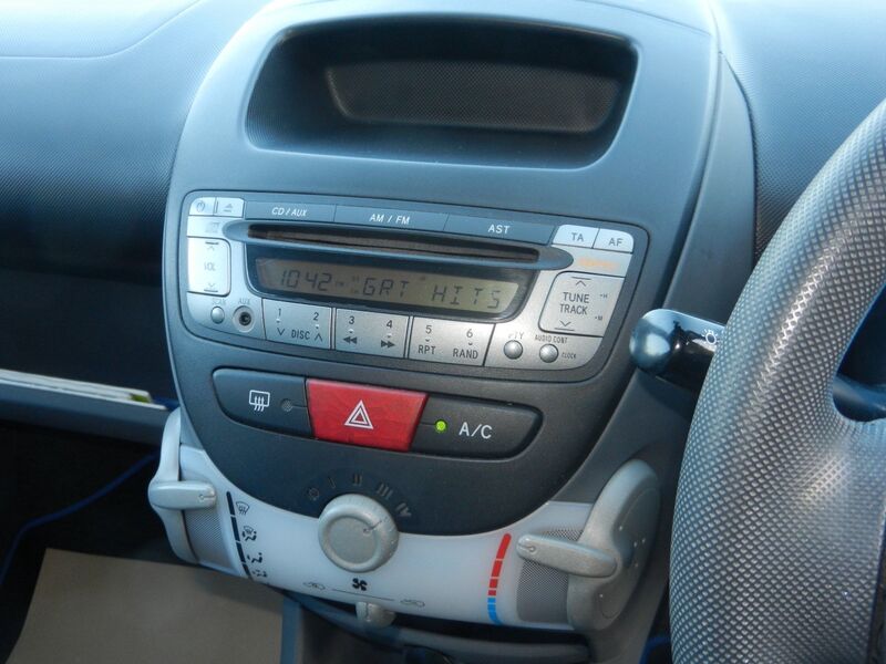 PEUGEOT 107