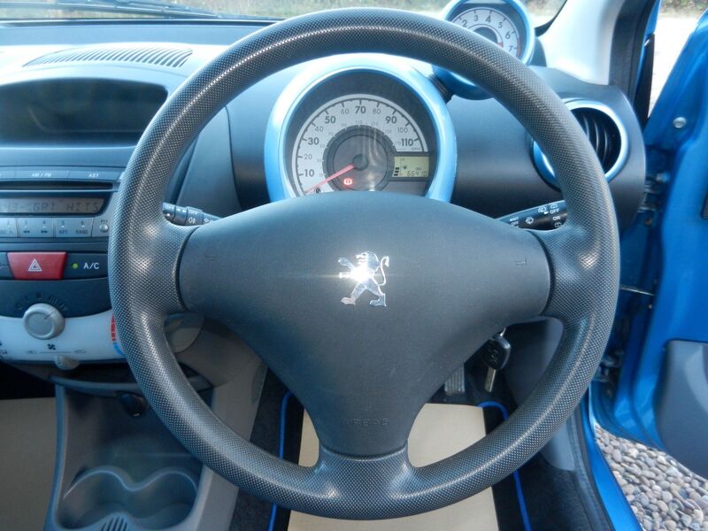 PEUGEOT 107