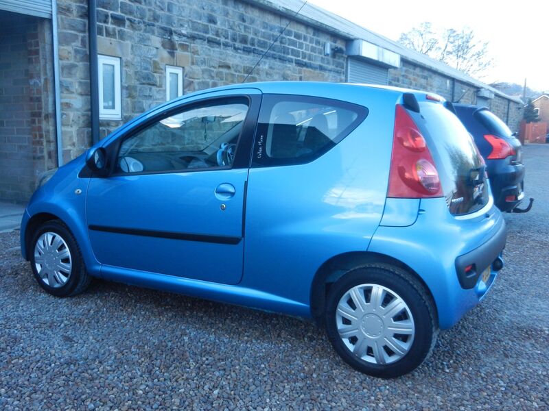 PEUGEOT 107