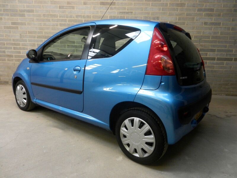 View PEUGEOT 107 1.0 12V Urban Move Euro 4 3dr