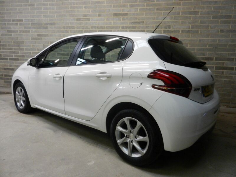 View PEUGEOT 208 1.2 PureTech Active Euro 6 5dr