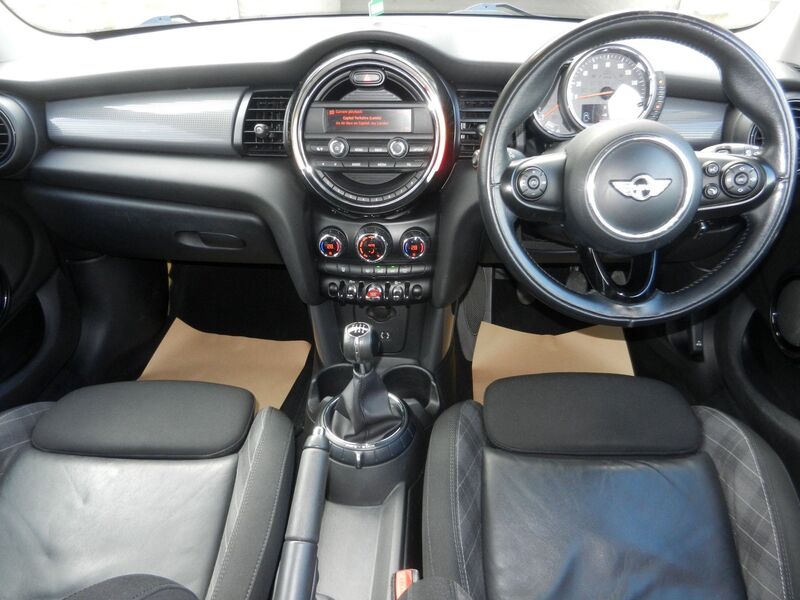 MINI HATCH