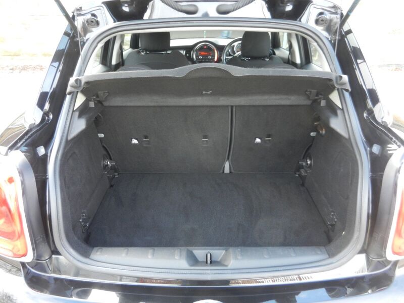 MINI HATCH
