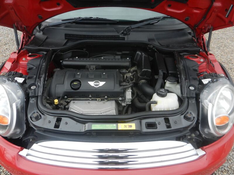 MINI HATCH