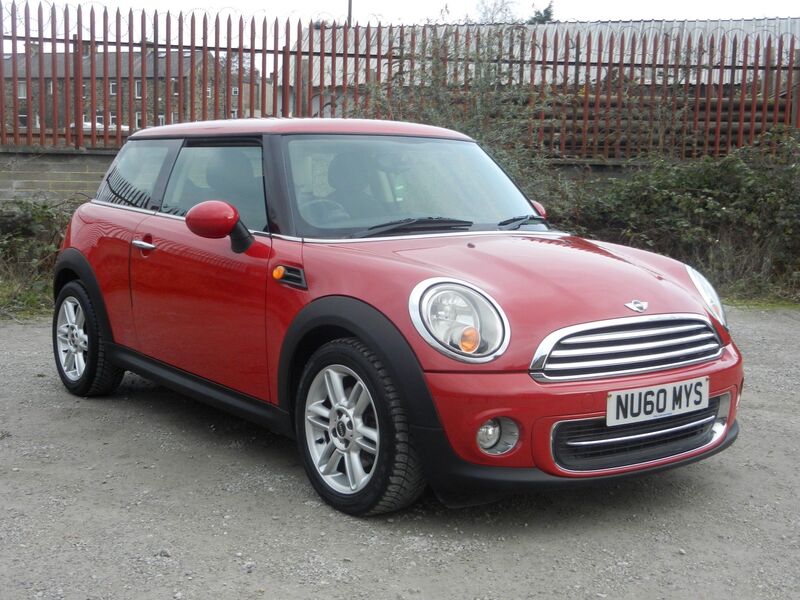 MINI HATCH