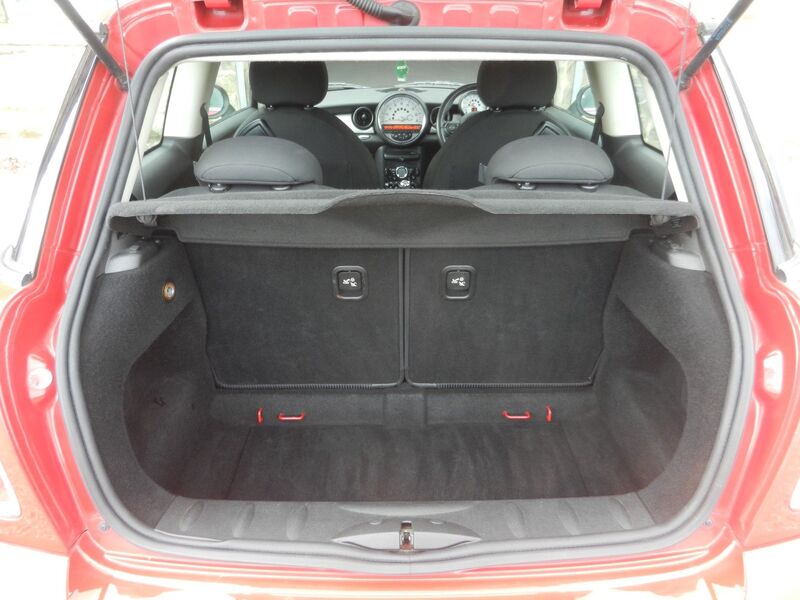 MINI HATCH