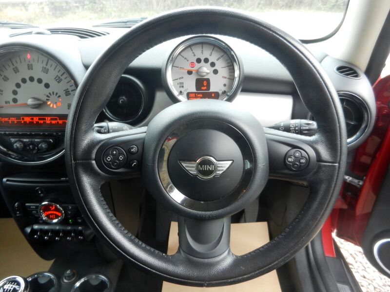 MINI HATCH
