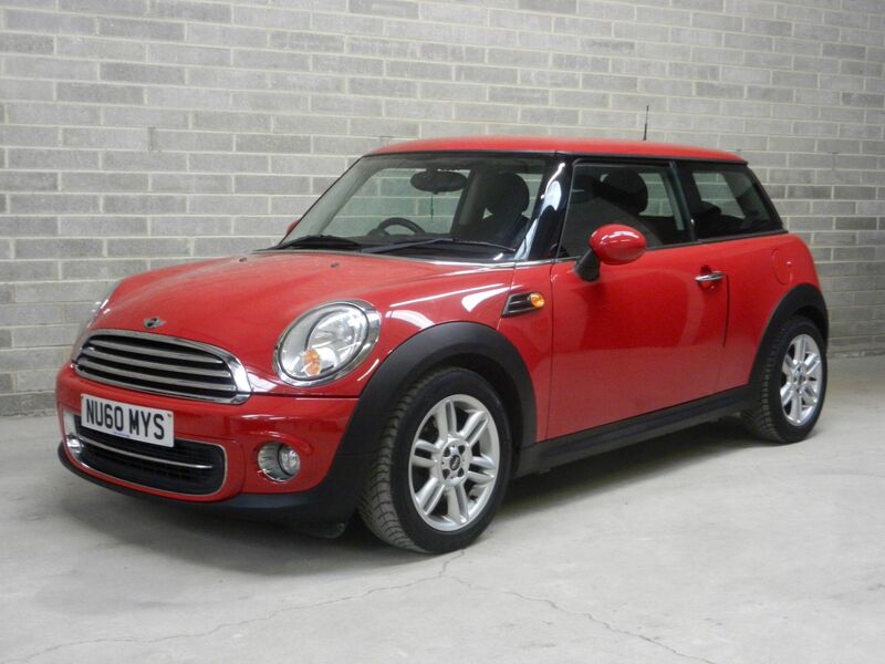 View MINI HATCH 1.6 Cooper Euro 5 3dr