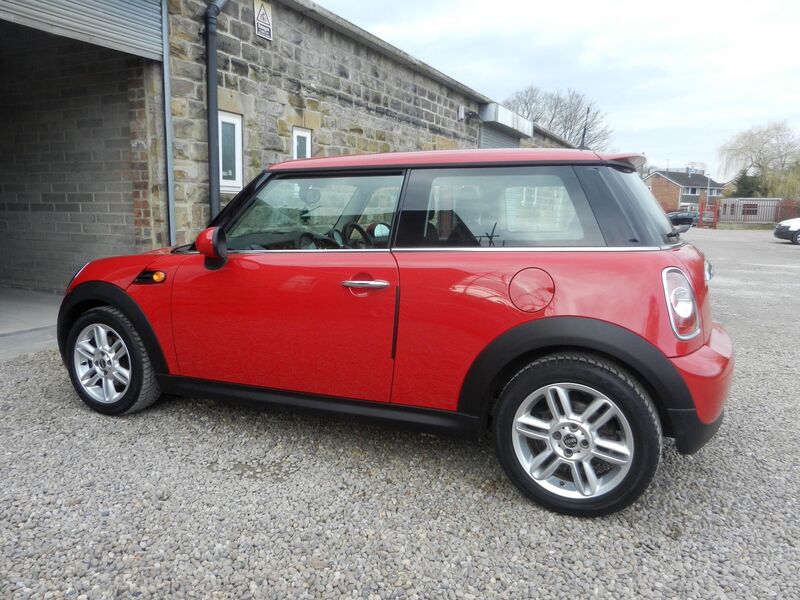 MINI HATCH