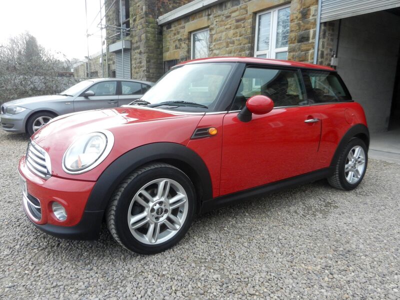 MINI HATCH