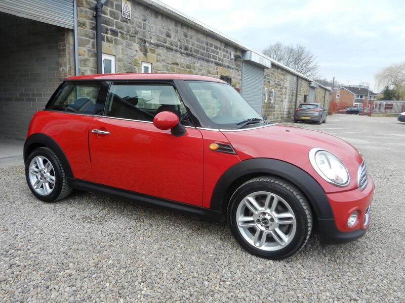 MINI HATCH