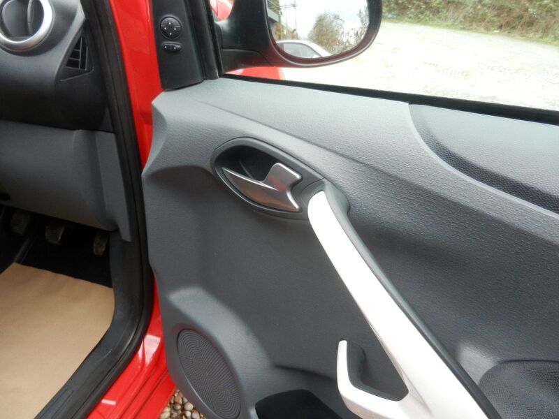 FORD KA
