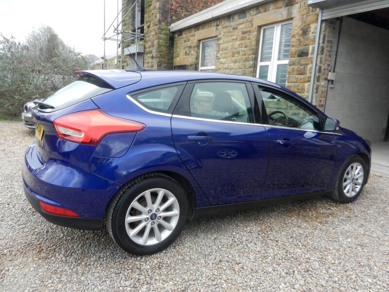FORD FOCUS