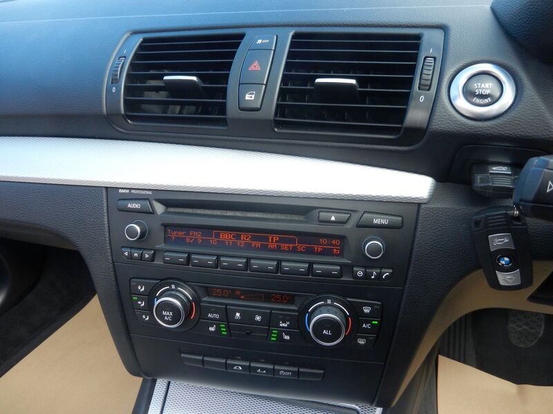 BMW 1 SERIES
