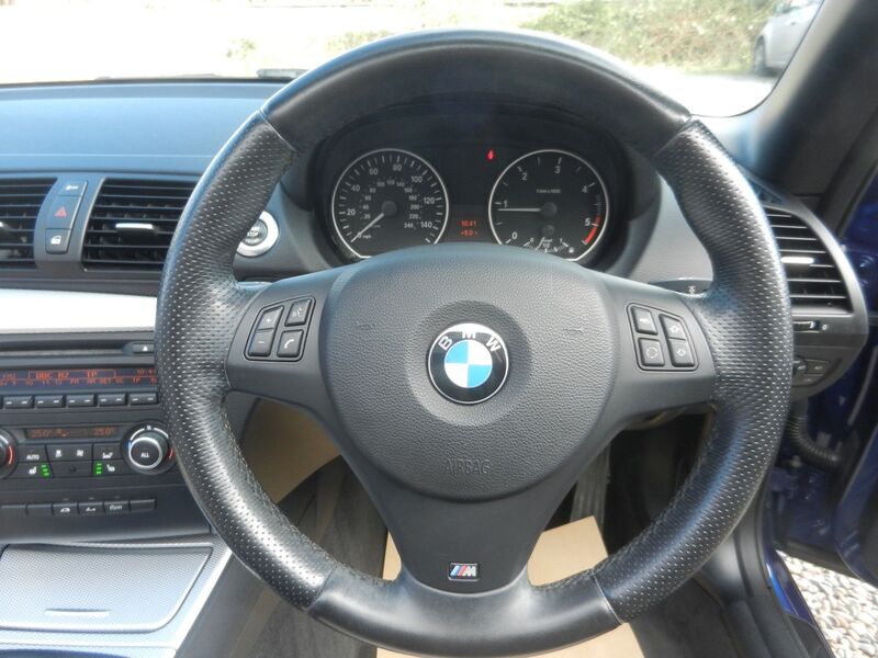 BMW 1 SERIES