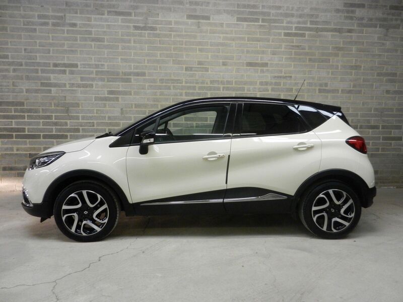 View RENAULT CAPTUR 1.5 dCi Dynamique S MediaNav EDC Euro 5 5dr