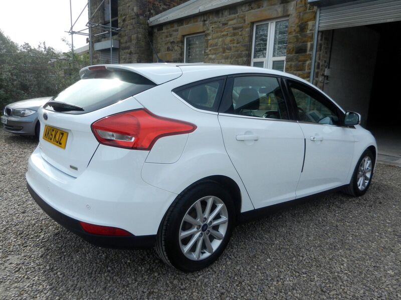 FORD FOCUS