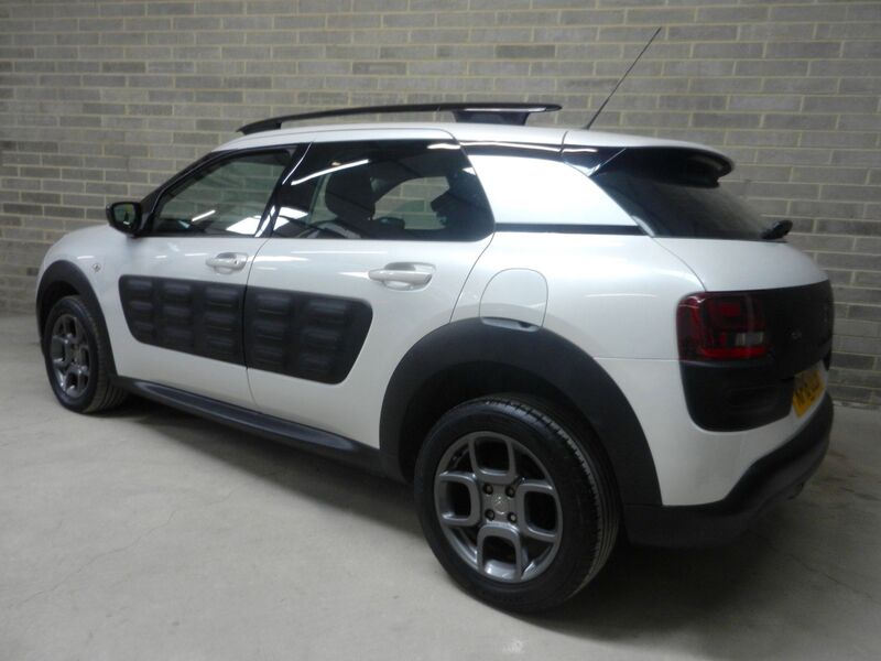 View CITROEN C4 CACTUS 1.2 PureTech Feel Euro 6 (s/s) 5dr