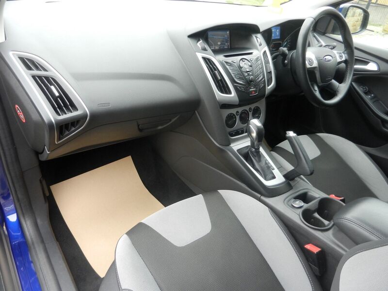 FORD FOCUS