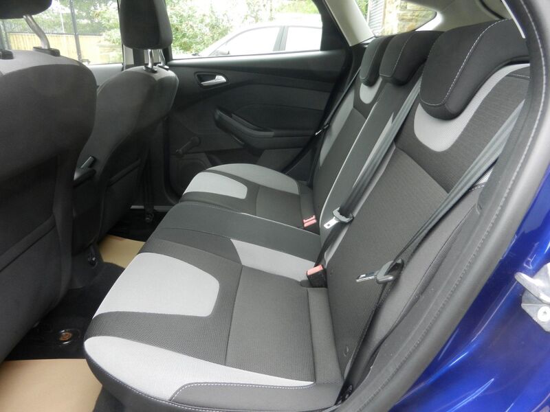 FORD FOCUS