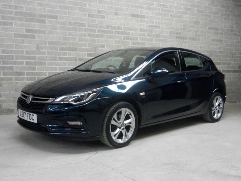 View VAUXHALL ASTRA 1.4i Turbo SRi Auto Euro 6 (s/s) 5dr