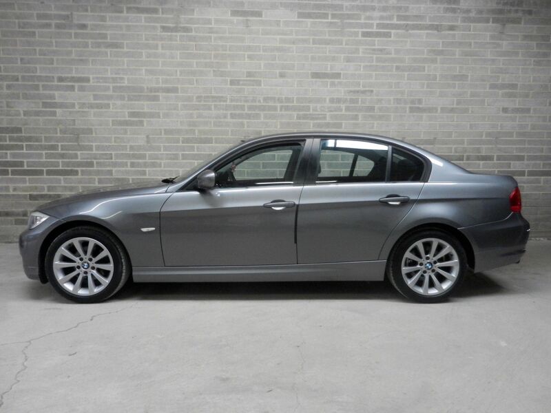 View BMW 3 SERIES 2.0 318i SE Euro 5 4dr