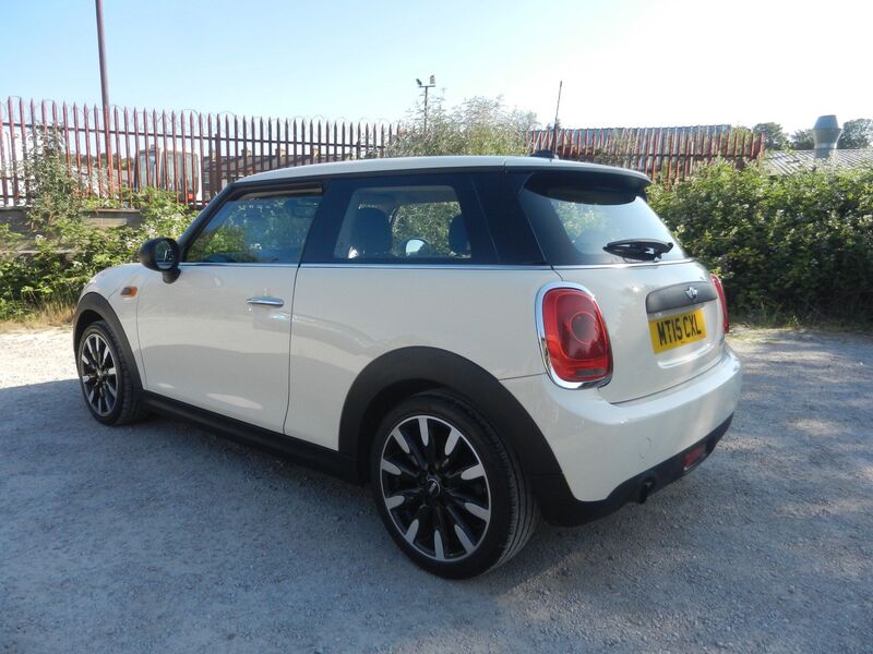 MINI HATCH
