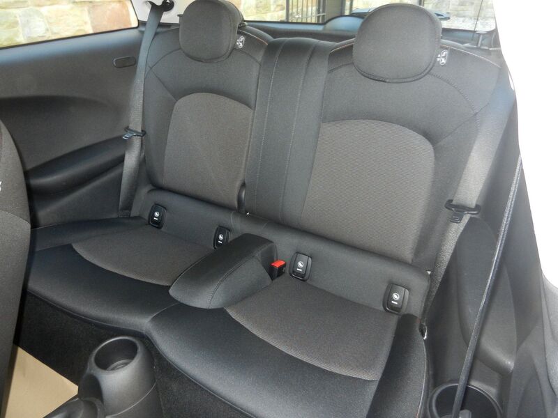MINI HATCH