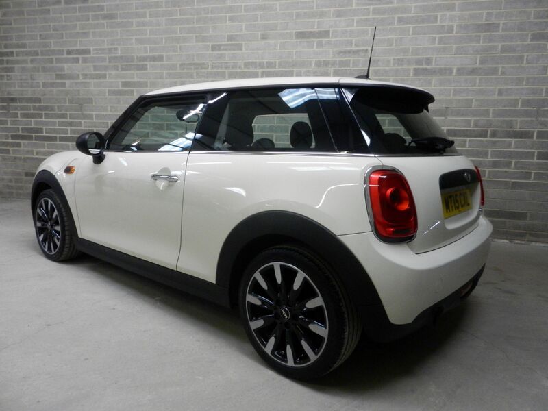 View MINI HATCH 1.2 One Euro 6 (s/s) 3dr