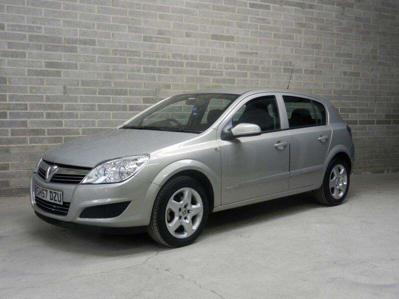 View VAUXHALL ASTRA 1.4i 16v Club 5dr