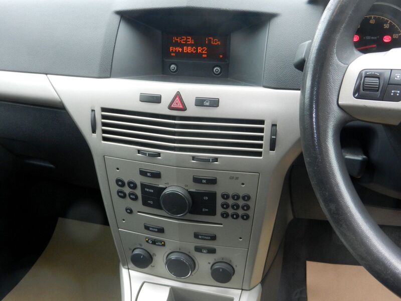 VAUXHALL ASTRA